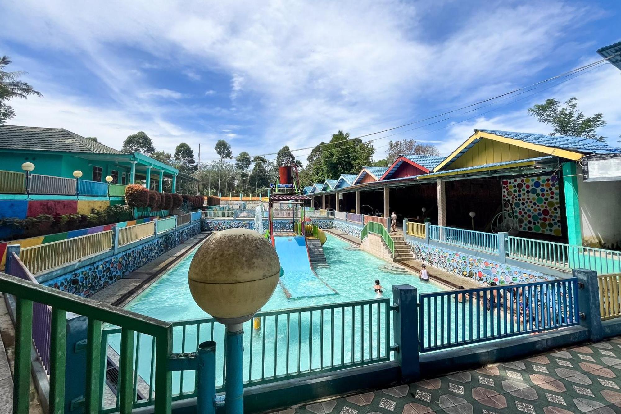 Reddoorz At Villa Waterfun Favour Pagar Alam Pagaralam 外观 照片